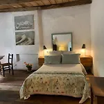 The Guardians Cottage, Chateau Mas De Pradie *