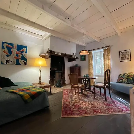 بيت للعطل The Guardians Cottage, Chateau Mas De Pradie Foissac (Aveyron)