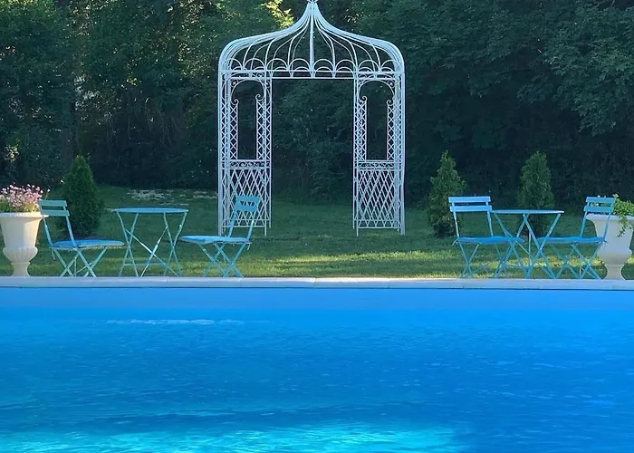 The Guardians Cottage, Chateau Mas De Pradie Foissac (Aveyron)