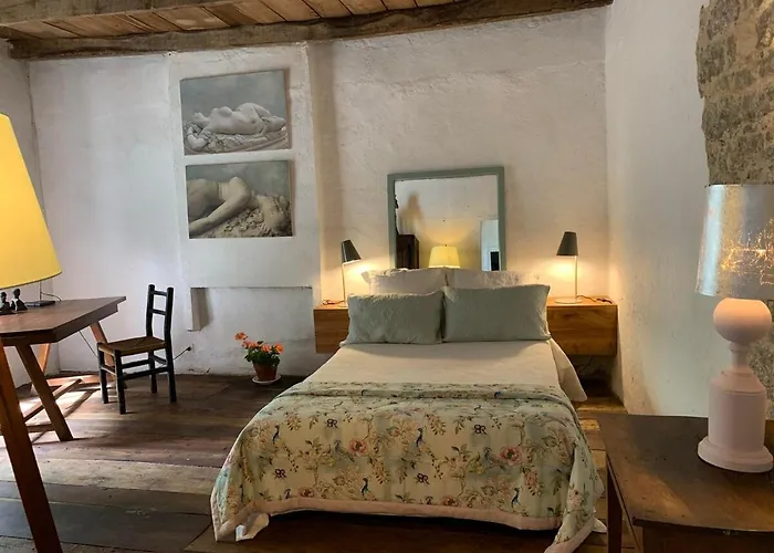 The Guardians Cottage, Chateau Mas De Pradie *