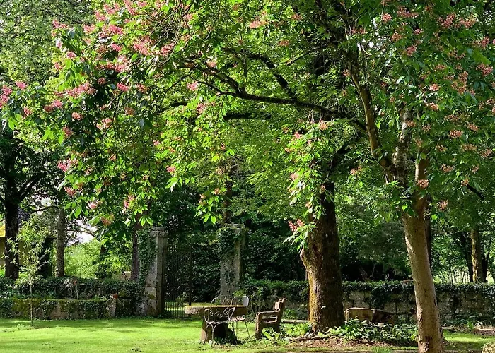 The Guardians Cottage, Chateau Mas De Pradie * Foissac (Aveyron)